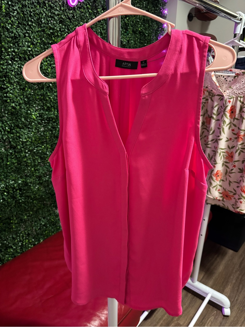 Apt. 9 Women's Hot Pink Sleeveless V-Neck Camisole